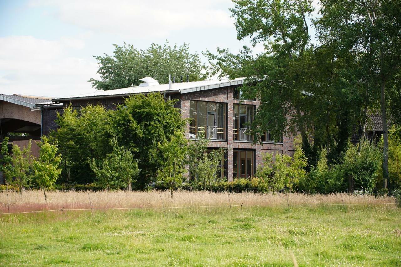 Gaestewohnung Hardinghaus Am Teich ヴァーレンドルフ エクステリア 写真